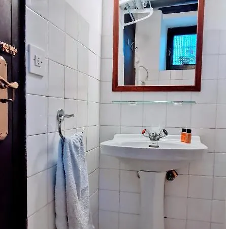 Casa Independiente Y Completa Con Una Habitacion 